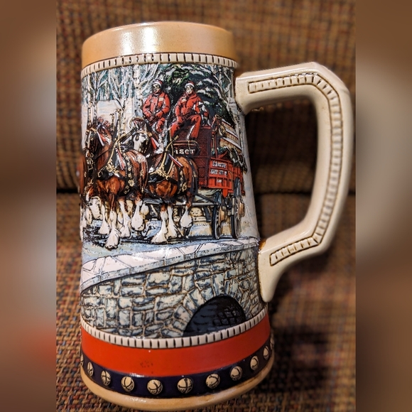 2 Budweiser Steins 1988 & 1989 Collectors Series - Picture 2 of 9